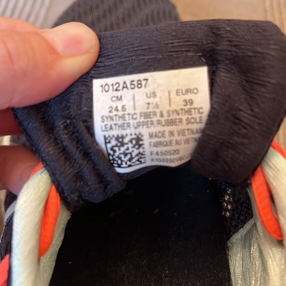 ASICS running shoes - Picture 6 of 7